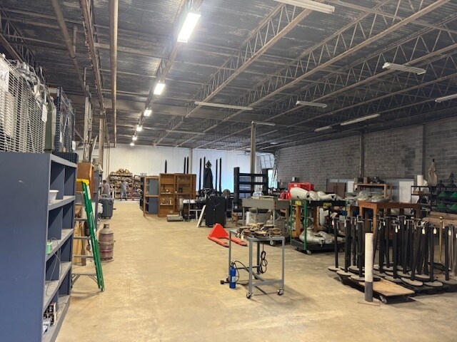 More Photos Of 4471 Michoud Blvd, New Orleans Distribution For Sale