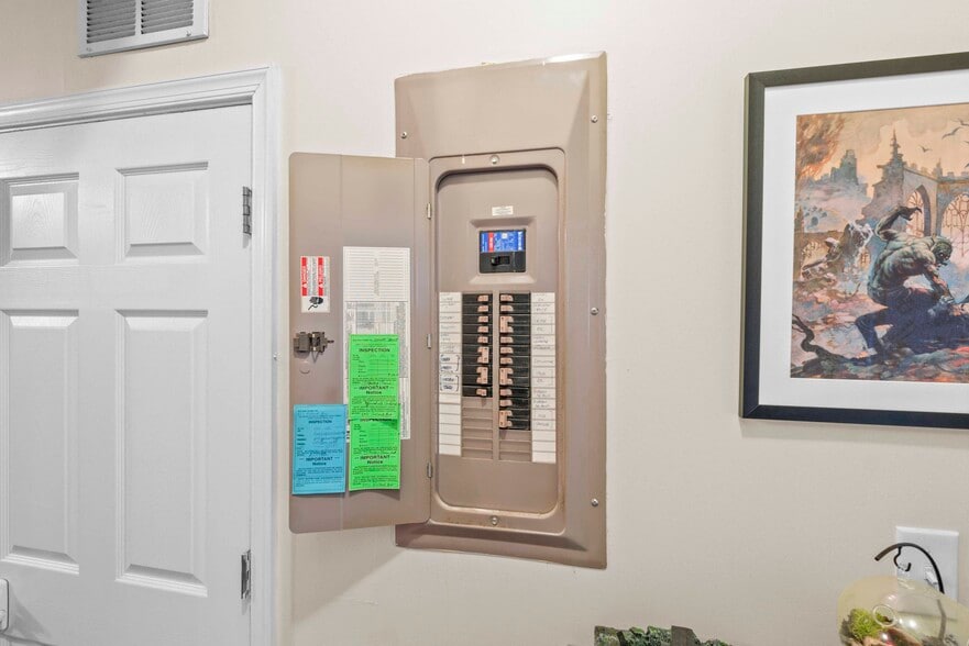 More Photos Of 5011 Roland Ave, Baltimore Apartments For Sale