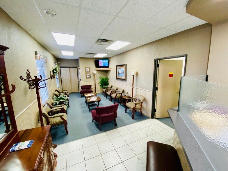 More Photos Of 901 Loop 337, New Braunfels Medical For Lease