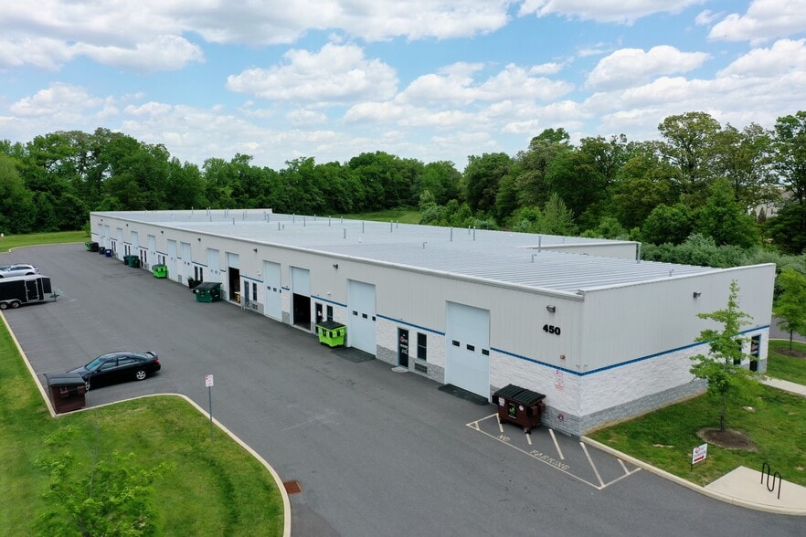 More Photos Of 400 Carson Dr, Bear Light Distribution For Lease