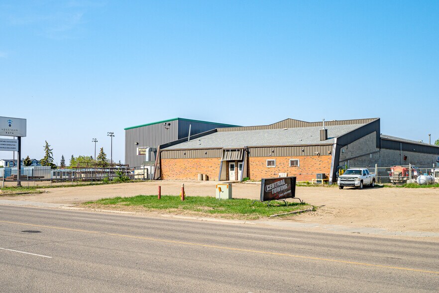 More Photos Of 4702 40 Av, Lloydminster Industrial For Lease