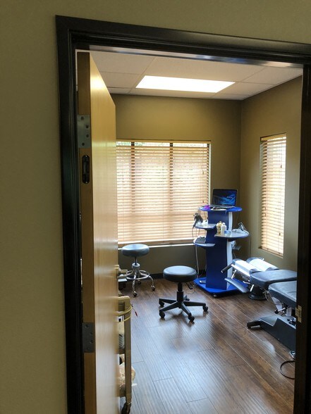 More Photos Of 15962 SW Boones Ferry Rd, Lake Oswego Medical For Lease