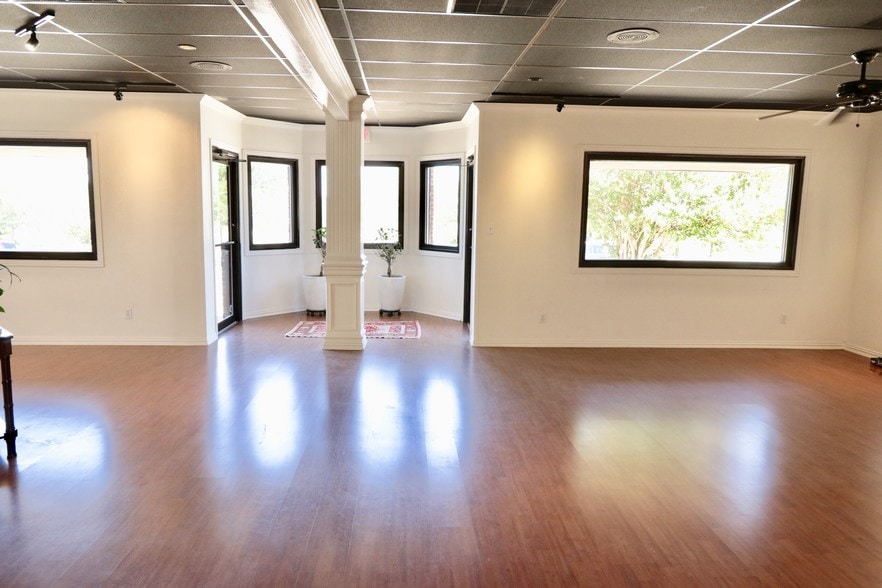 More Photos Of 2909 Lackland Rd, Fort Worth Medical For Lease