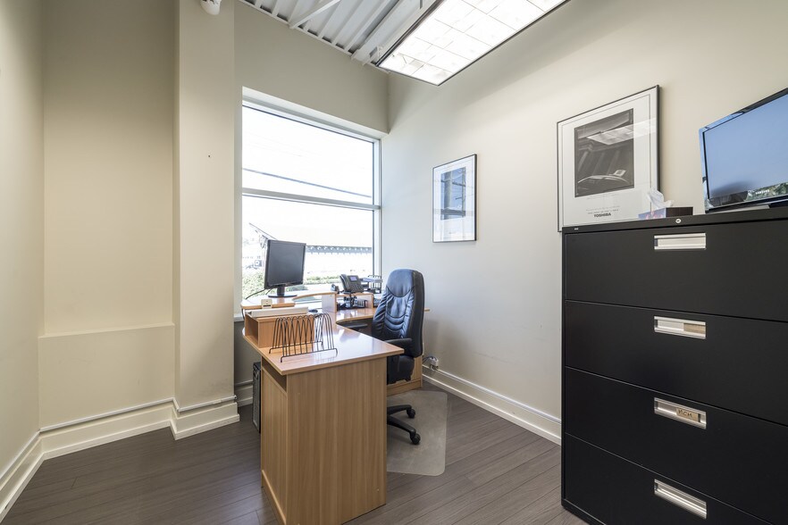 More Photos Of 618 E Kent Ave S, Vancouver Light Distribution For Sale