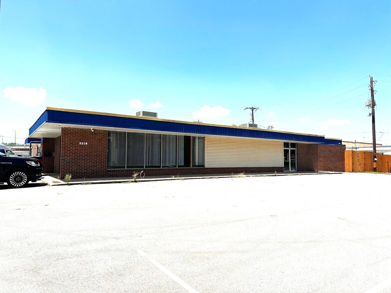 Primary Photo Of 1307 W 22nd Pl, Tulsa General Retail For Lease