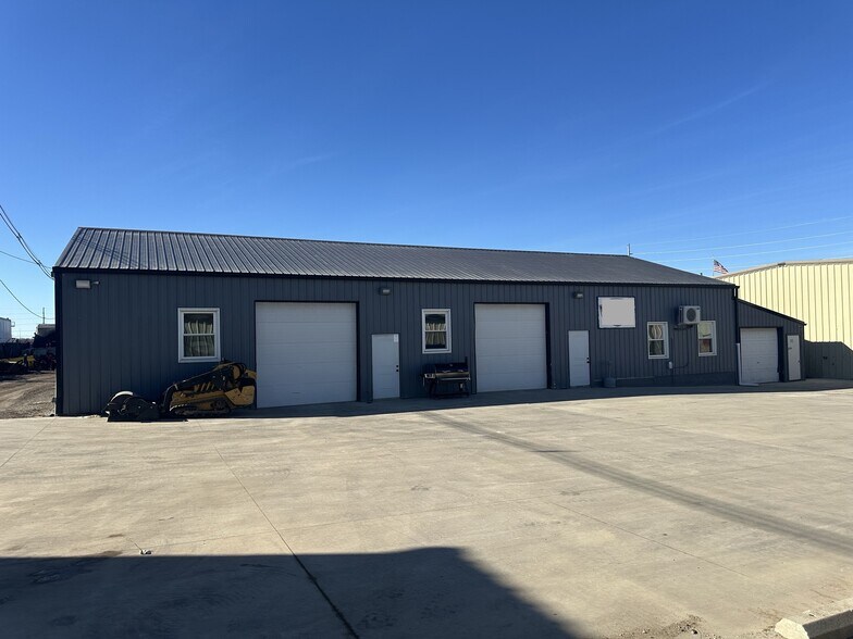 Primary Photo Of 1821 W Hovey Ave, Normal Warehouse For Lease