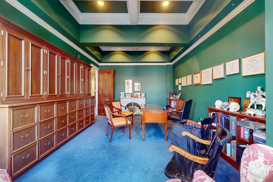 More Photos Of 160 Commonwealth Ave, Boston Apartments For Sale