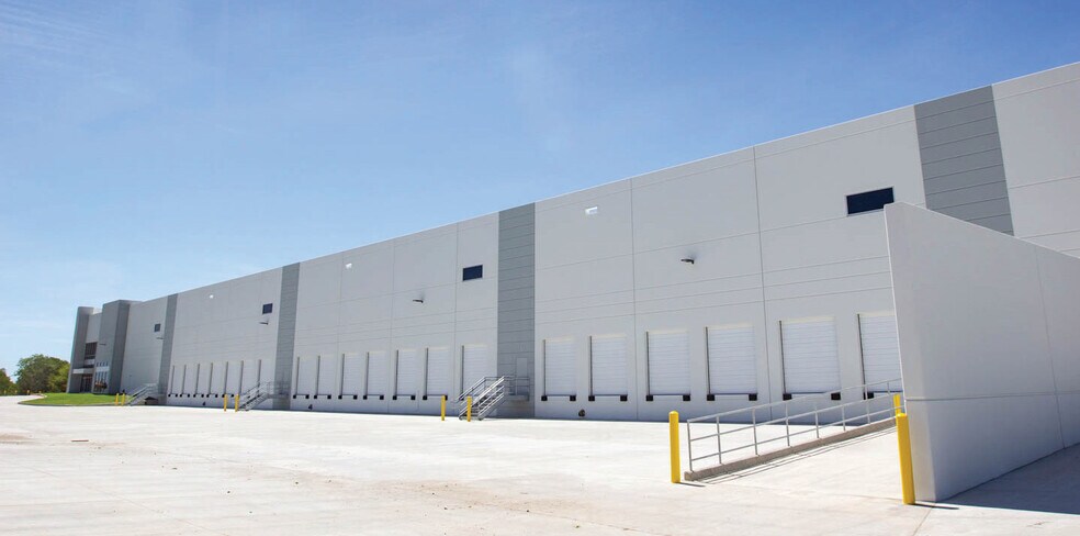 More Photos Of 2920 Telecom Pky, Richardson Unknown For Lease