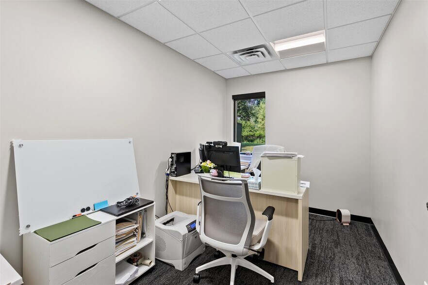 More Photos Of 2056 Woodlane Dr, Woodbury Medical For Sale