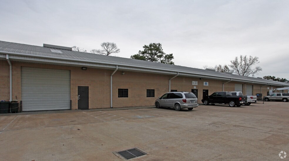 More Photos Of 6111 Milwee St, Houston Unknown For Lease
