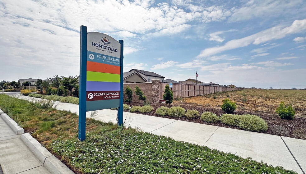 More Photos Of 160 W A St, Dixon Freestanding For Sale