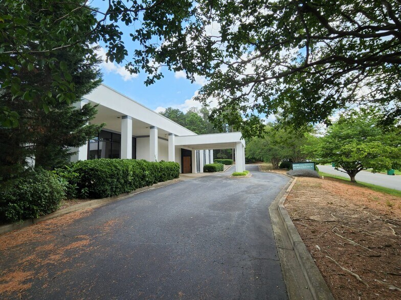 More Photos Of 200 Dillon Cir, Spartanburg Office For Sale