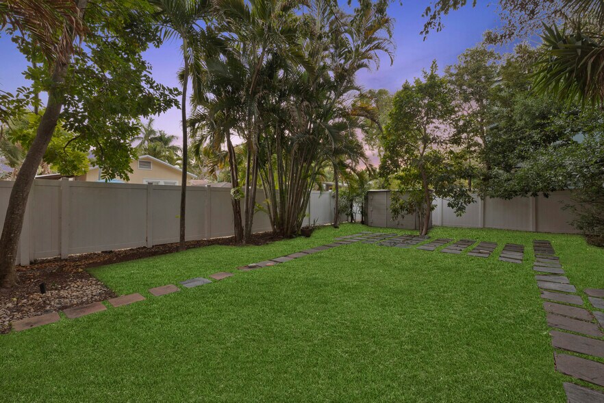 More Photos Of 902 SE 12th Ct, Fort Lauderdale Specialty For Sale