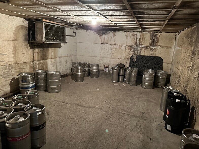 More Photos Of 3899 Carman Rd, Schenectady Freestanding For Sale