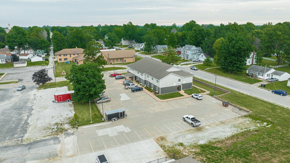 More Photos Of 625 W Washington St, Pittsfield Hotel For Sale