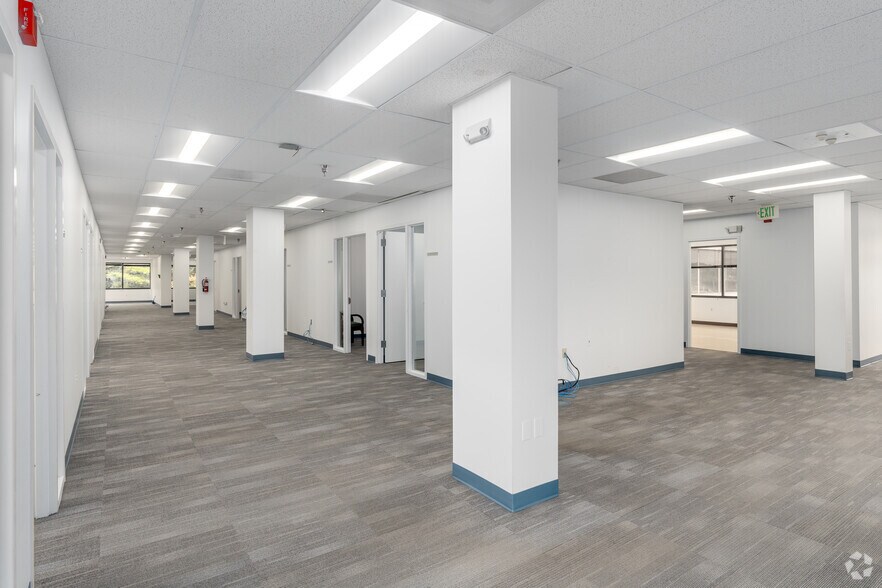 More Photos Of 2219 York Rd, Timonium Coworking Space