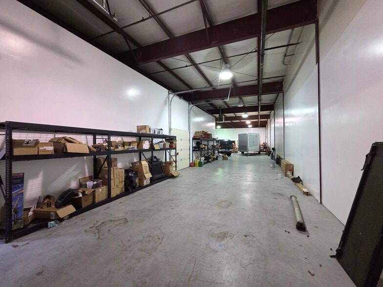 More Photos Of 4925 Indian School Rd NE, Salem Warehouse For Lease