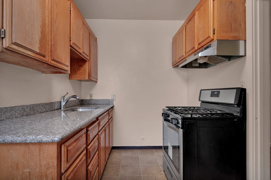 More Photos Of 1716-1732 University Ave, Berkeley Apartments For Sale