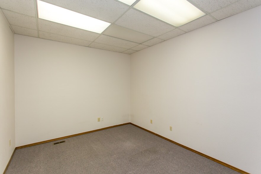 More Photos Of 100 N Fruitland St, Kennewick Office For Lease