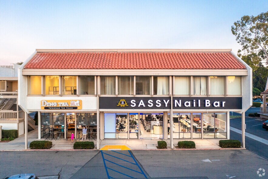 More Photos Of 2706 Harbor Blvd, Costa Mesa Storefront Retail Office For Lease