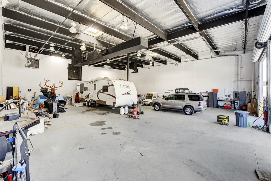 More Photos Of 3852 E Post Rd, Las Vegas Warehouse For Sale