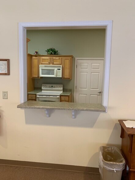 More Photos Of 4608 Lower Roswell Rd, Marietta Office For Sale