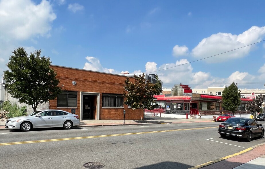 More Photos Of 543 32nd St, Union City Restaurant For Sale