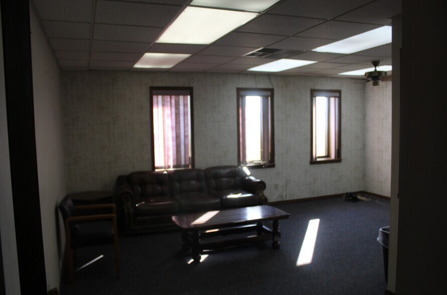 More Photos Of 4310 Oklahoma Ave, Woodward Distribution For Sale