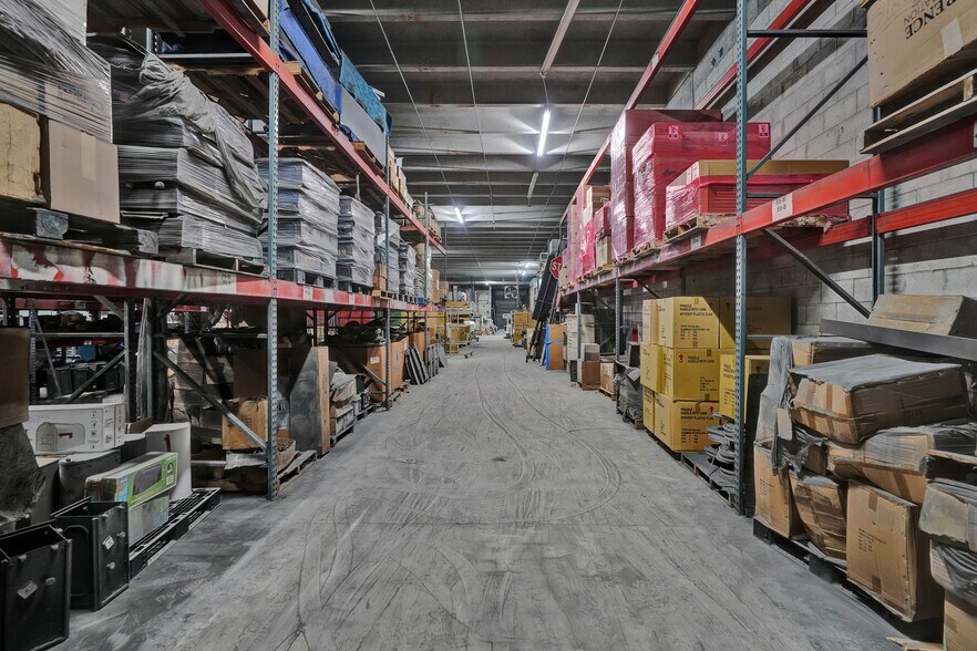 More Photos Of 2360 W 76th St, Hialeah Manufacturing For Sale