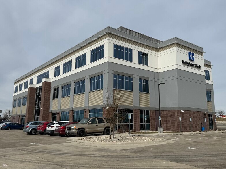 More Photos Of 4025 Westmark Dr, Dubuque Office For Sale