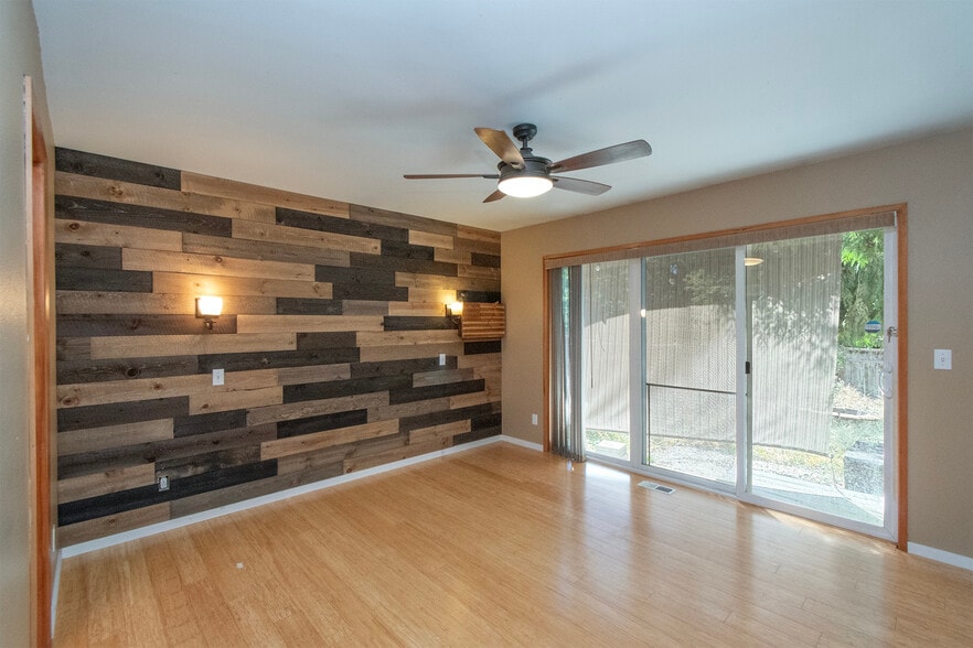 More Photos Of 202 Birdsong Ln, Port Angeles Healthcare For Sale