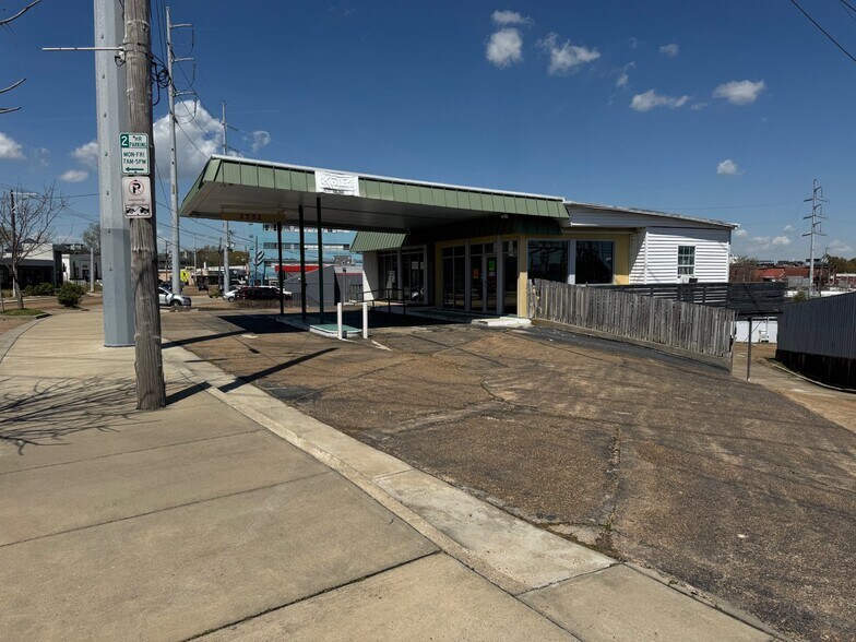 More Photos Of 2800 N State St, Jackson General Retail For Sale