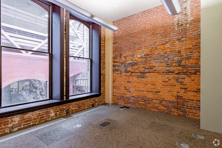 More Photos Of 227 Fort Pitt Blvd, Pittsburgh Loft Creative Space For Lease