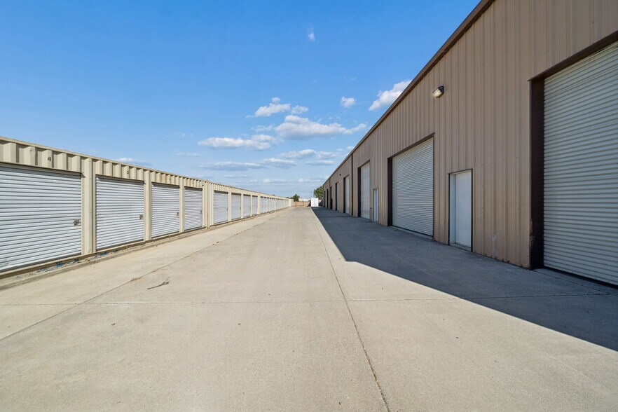 More Photos Of 2920 Industrial Ct, Fairfield Warehouse For Lease