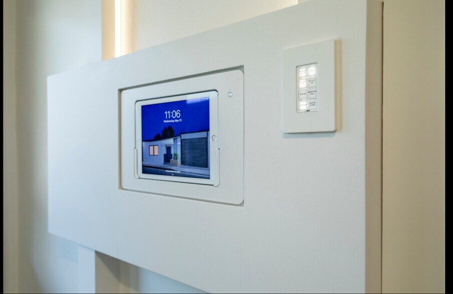 More Photos Of 1217 S Railroad Ave, San Mateo Showroom For Sale