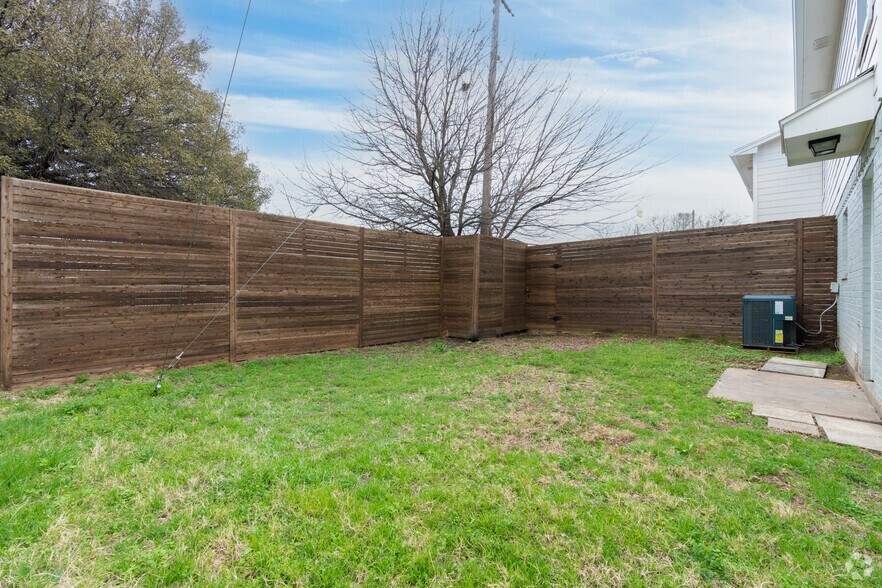 More Photos Of 121 S Hampton Rd, Crowley Apartments For Sale