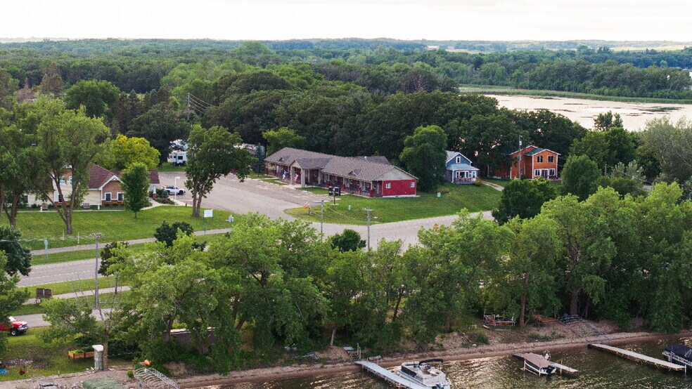 More Photos Of 102 Glenhaven Dr, Battle Lake Hospitality For Sale