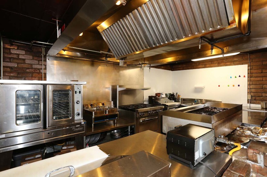 More Photos Of 7783 W Ralls Dr, Strawberry Restaurant For Sale