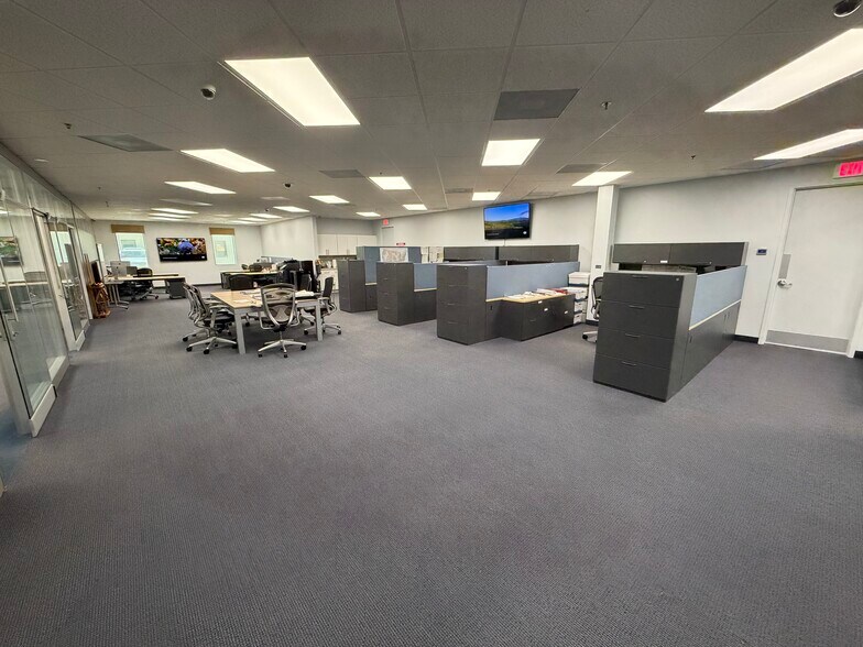 More Photos Of 2875 Jupiter Park Dr, Jupiter Light Manufacturing For Sale