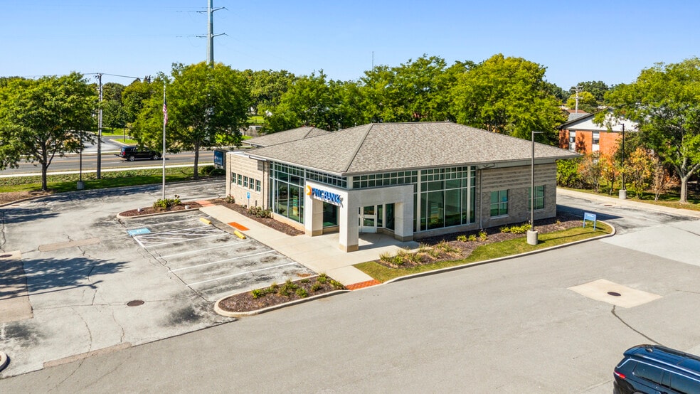 More Photos Of 306-338 N Bittersweet Rd, Mishawaka Supermarket For Sale