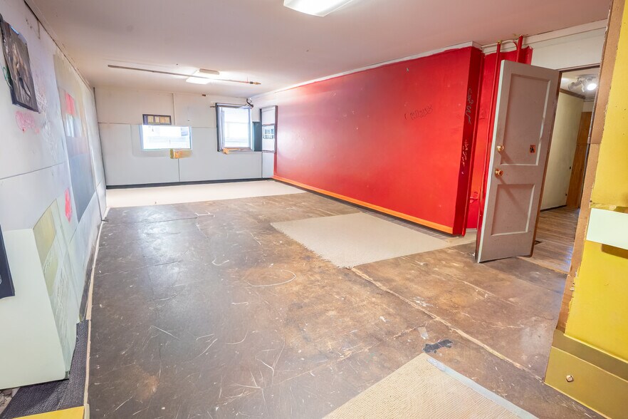 More Photos Of 302-304 4th Ave E, Olympia Storefront For Sale