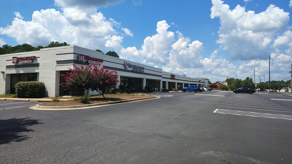 More Photos Of 151 S Houston Lake Rd, Warner Robins Storefront For Lease