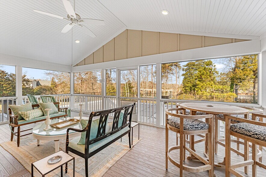 More Photos Of 97 Currell Cove Ln, White Stone Specialty For Sale