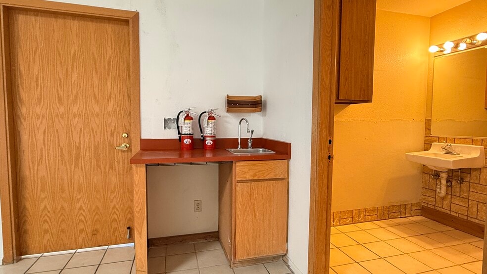 More Photos Of 30995-30997 Huntwood Ave, Hayward Warehouse For Sale