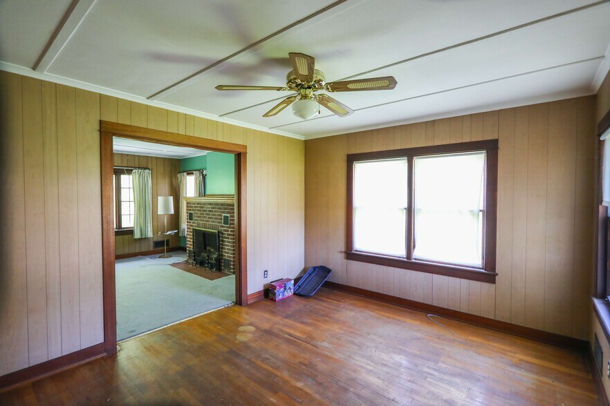 More Photos Of 1499 S State St, North Adams Distribution For Sale