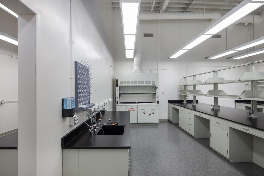 More Photos Of 3550 General Atomics Ct, San Diego Research And Development For Lease