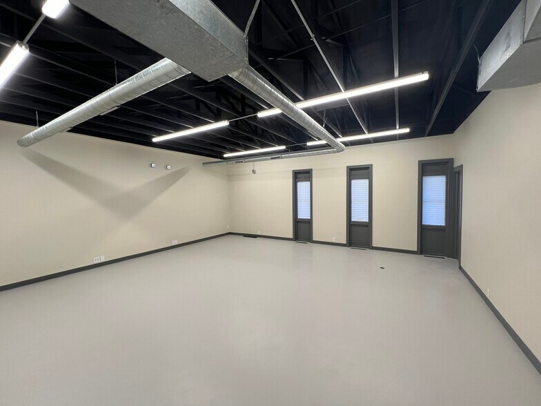 More Photos Of 5235 N Lincoln Blvd, Oklahoma City Office For Sale