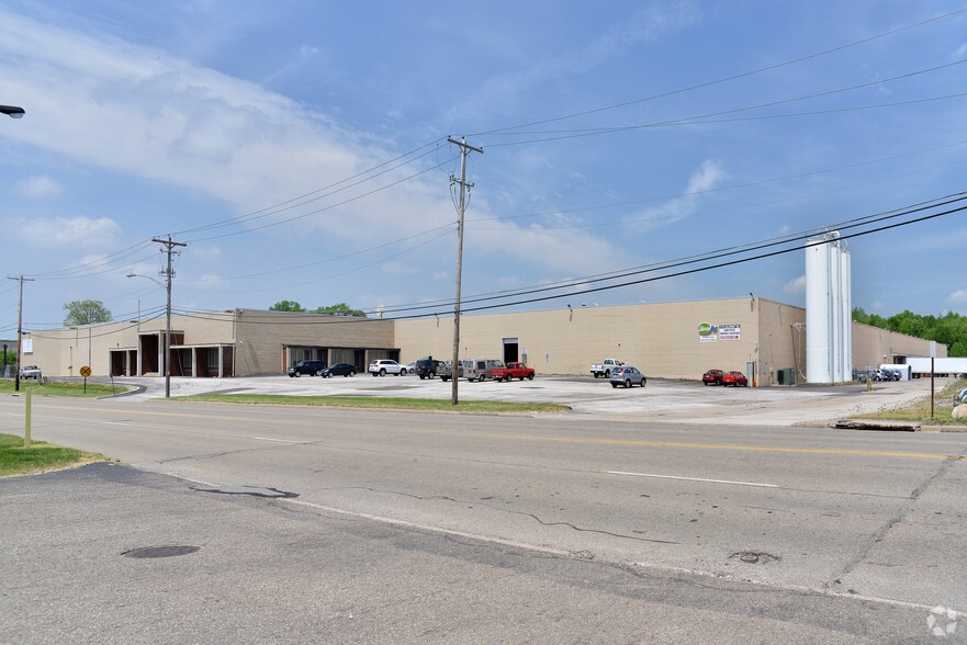 More Photos Of 3175 Gilchrist Rd, Mogadore Warehouse For Lease