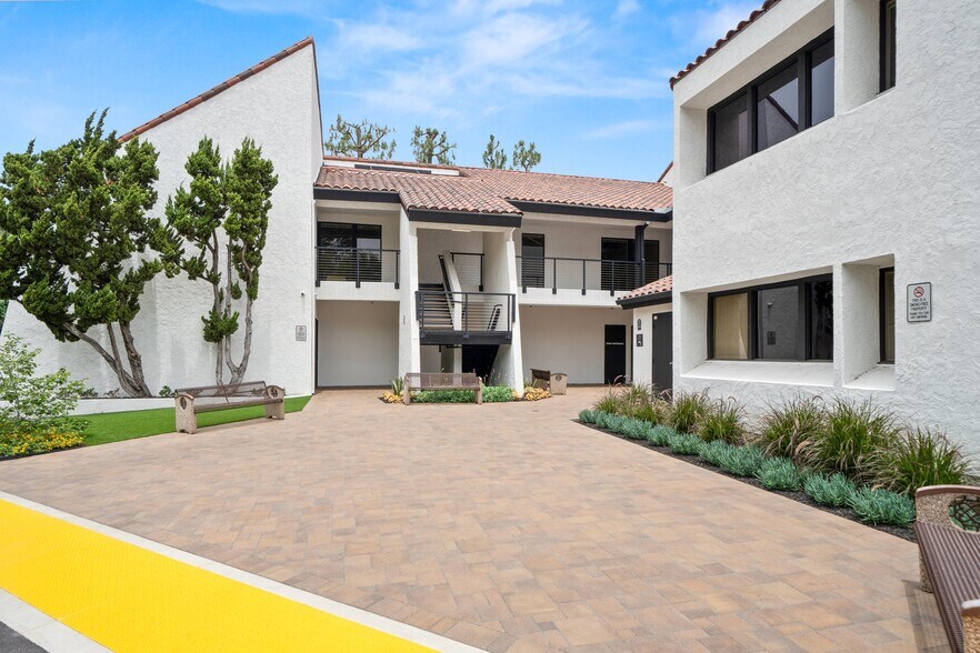 More Photos Of 25200 La Paz Rd, Laguna Hills Medical For Lease