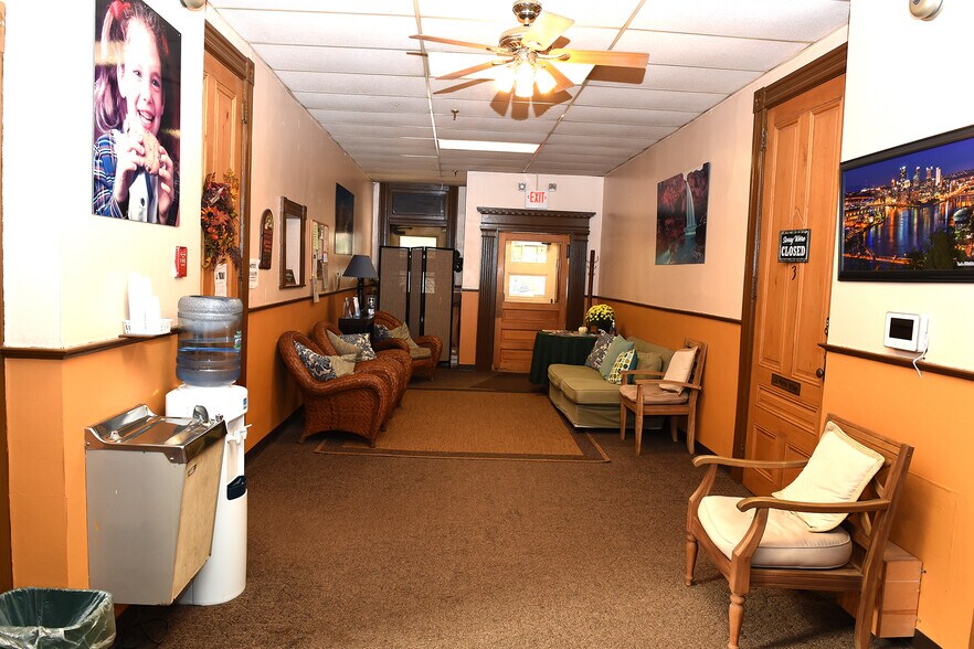 More Photos Of 1493 Old Butler Plank Rd, Glenshaw Office For Sale